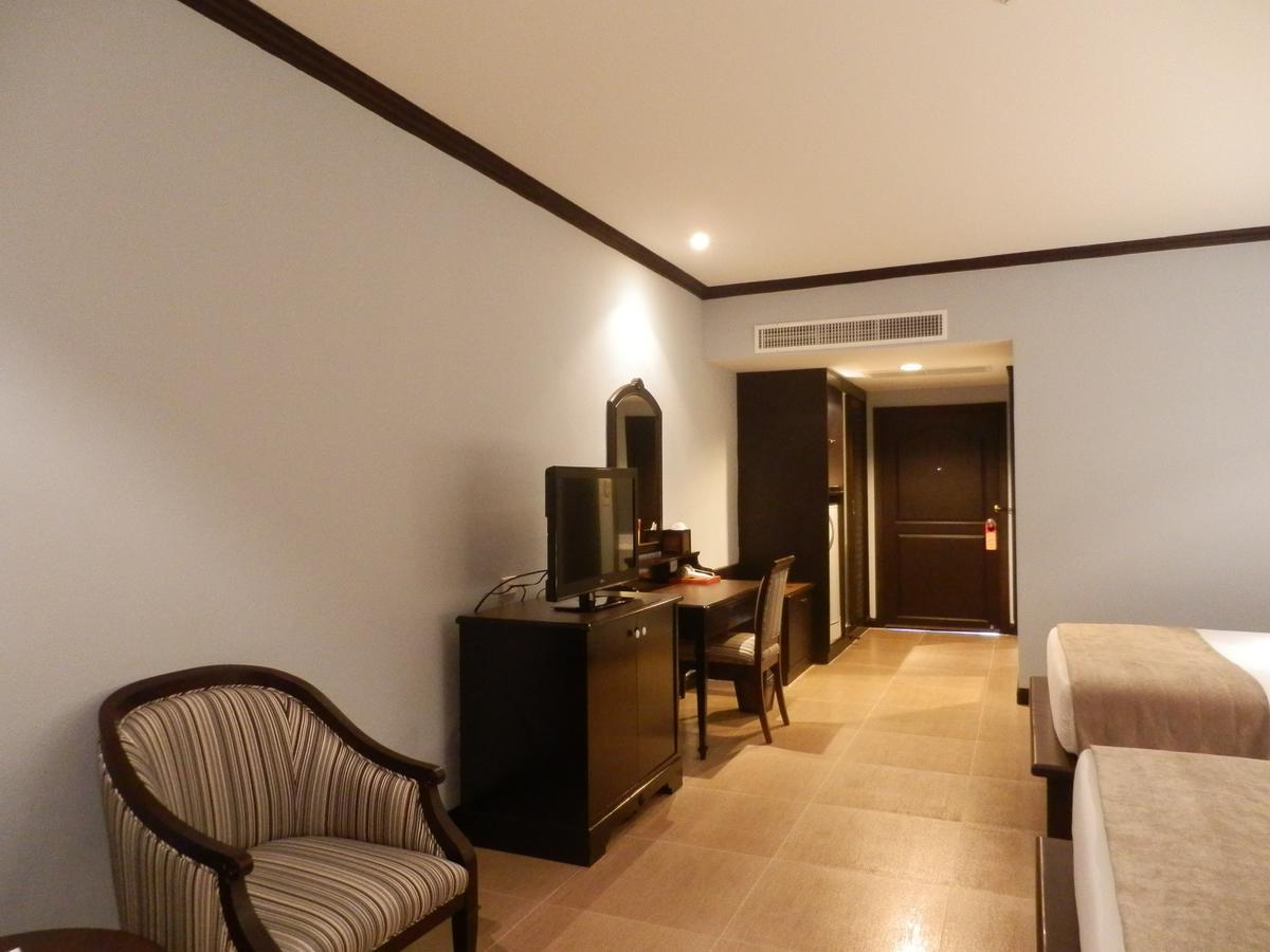 Sir James Resort Phayayen Exteriör bild