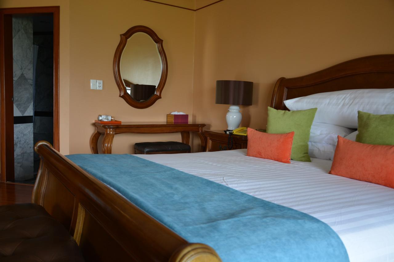Sir James Resort Phayayen Exteriör bild